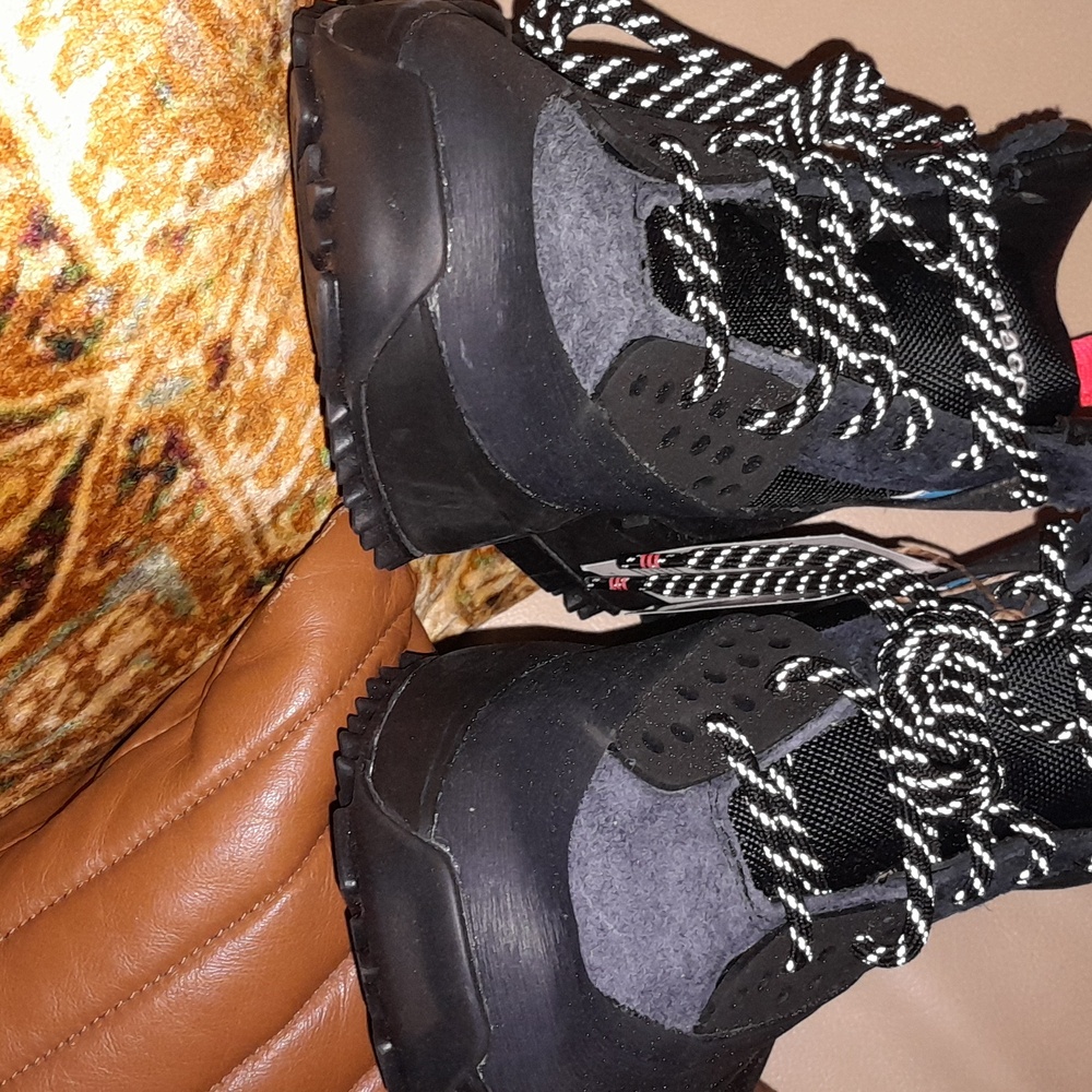 🌺ADIDAS HUMANRACE Sneakers - Picture 5 of 11